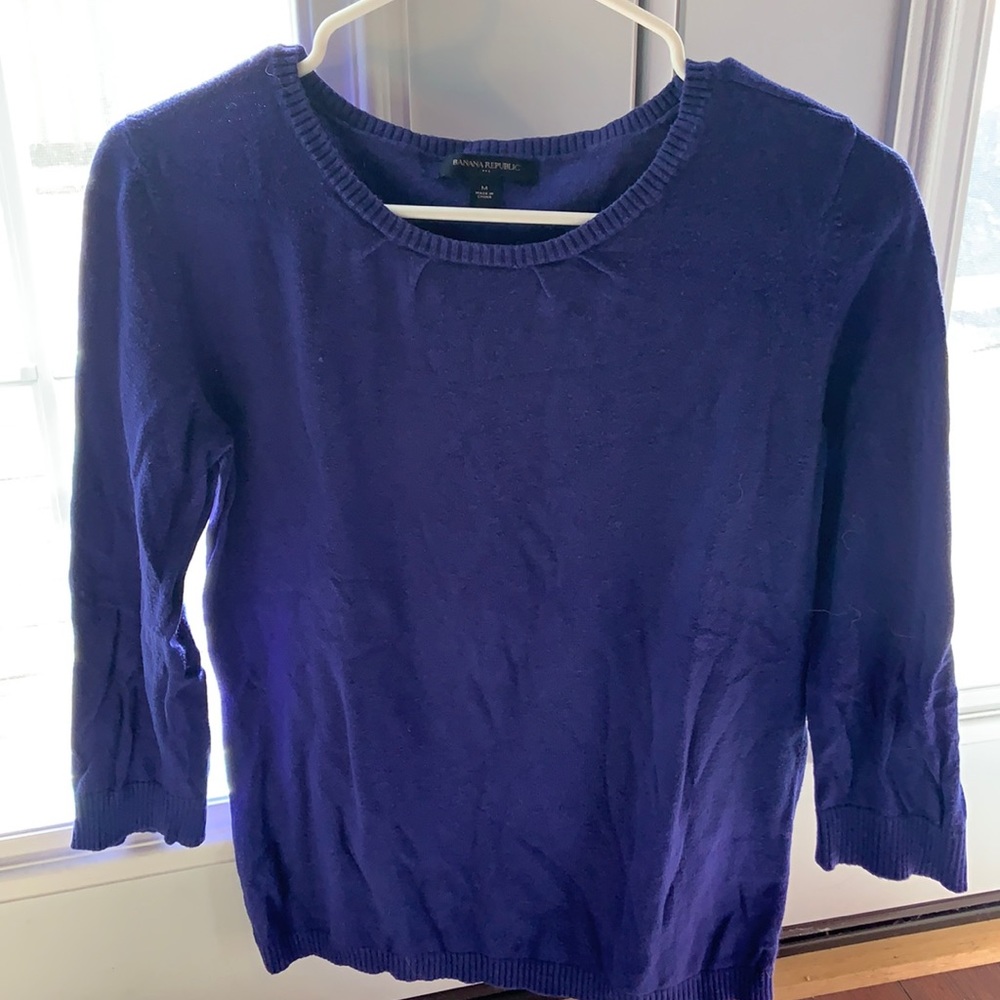 Medium U-Neck Long Sleeve/Sweater